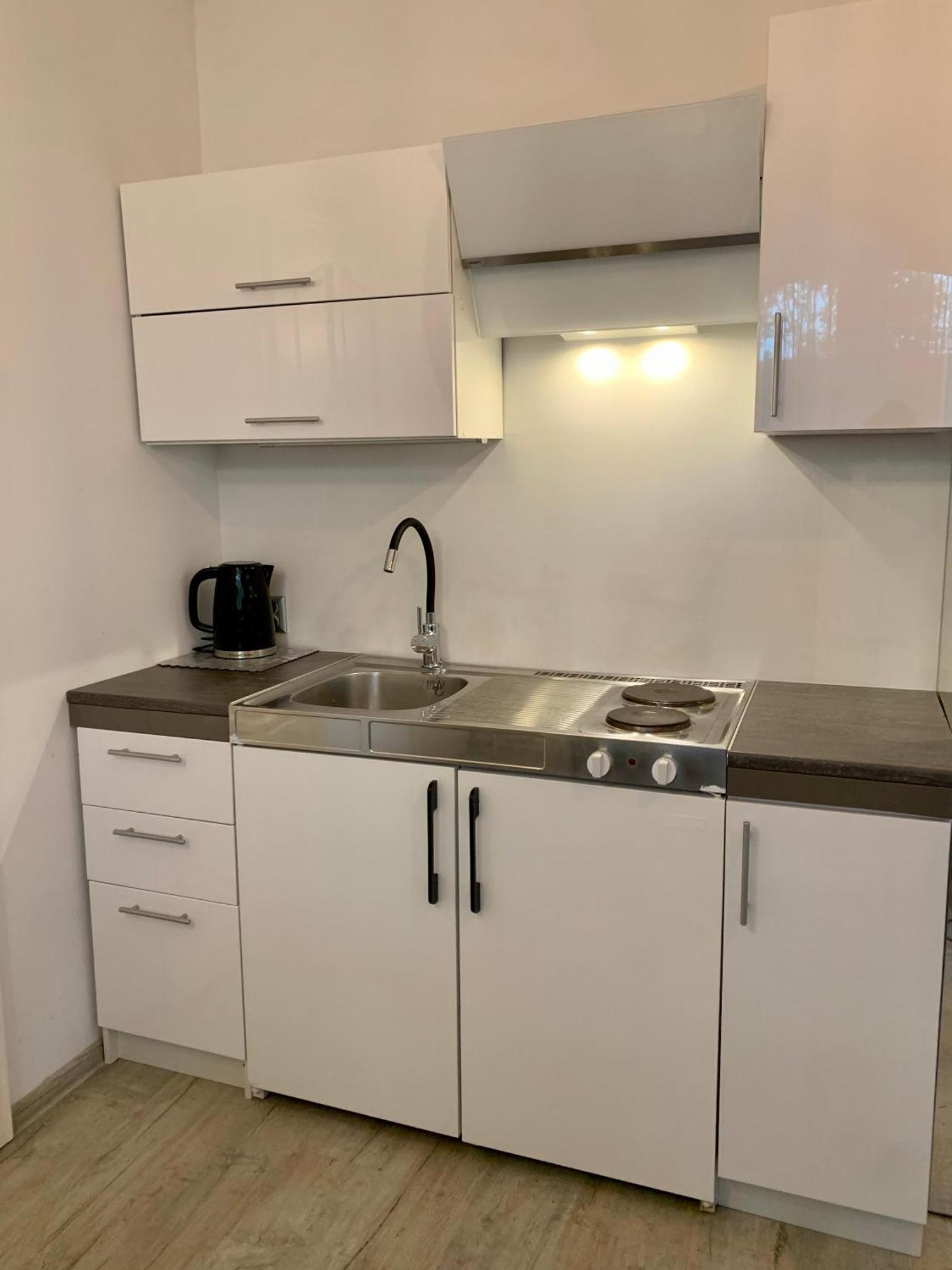 Uroczy Apartament Z Patio Szczecin Buitenkant foto